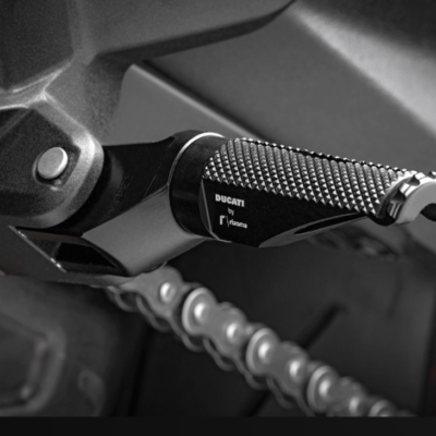Coppia pedane poggiapiedi pilota in alluminio dal pieno, nere, Ducati 96280501AA