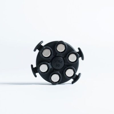 Supporto smartphone magnetico per moto stradali e per uso Off Road: Made in Italy, un SISTEMA A BINARIO UNUCO MAGNETICO, che usa interamente leghe di alluminio, per garantire un prodotto di alta qualità e resistente nel tempo. Può essere montato sul manubrio o su traversini o tubolari aggiuntivi.